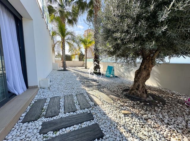 2 bedroom Bungalow for rent in Dehesa de Campoamor, Orihuela with pool - € 2,000 (Ref: 9560687)