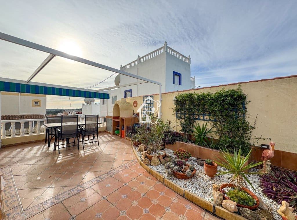 3 slaapkamer Huis te koop in San Miguel de Salinas met zwembad - € 250.000 (Ref: 9570328)