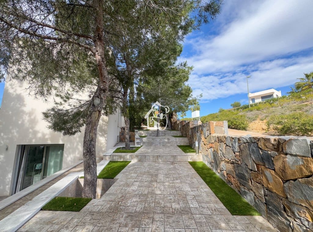 4 slaapkamer Villa te huur in Orihuela Costa met zwembad garage - € 5.500 (Ref: 9573674)