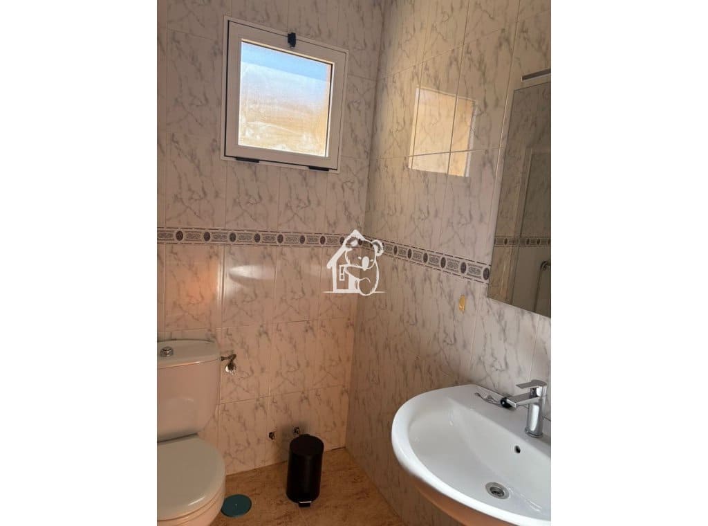 2 slaapkamer Appartement te huur in Orihuela Costa met zwembad - € 800 (Ref: 9581368)