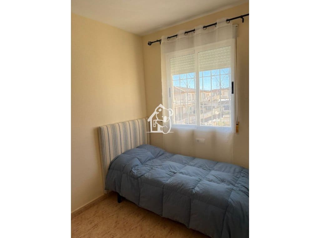 2 slaapkamer Appartement te huur in Orihuela Costa met zwembad - € 800 (Ref: 9581368)