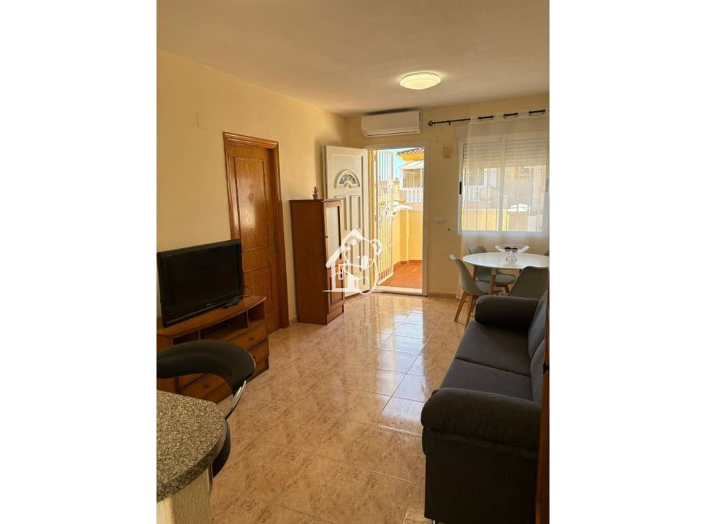 2 slaapkamer Appartement te huur in Orihuela Costa met zwembad - € 800 (Ref: 9581368)