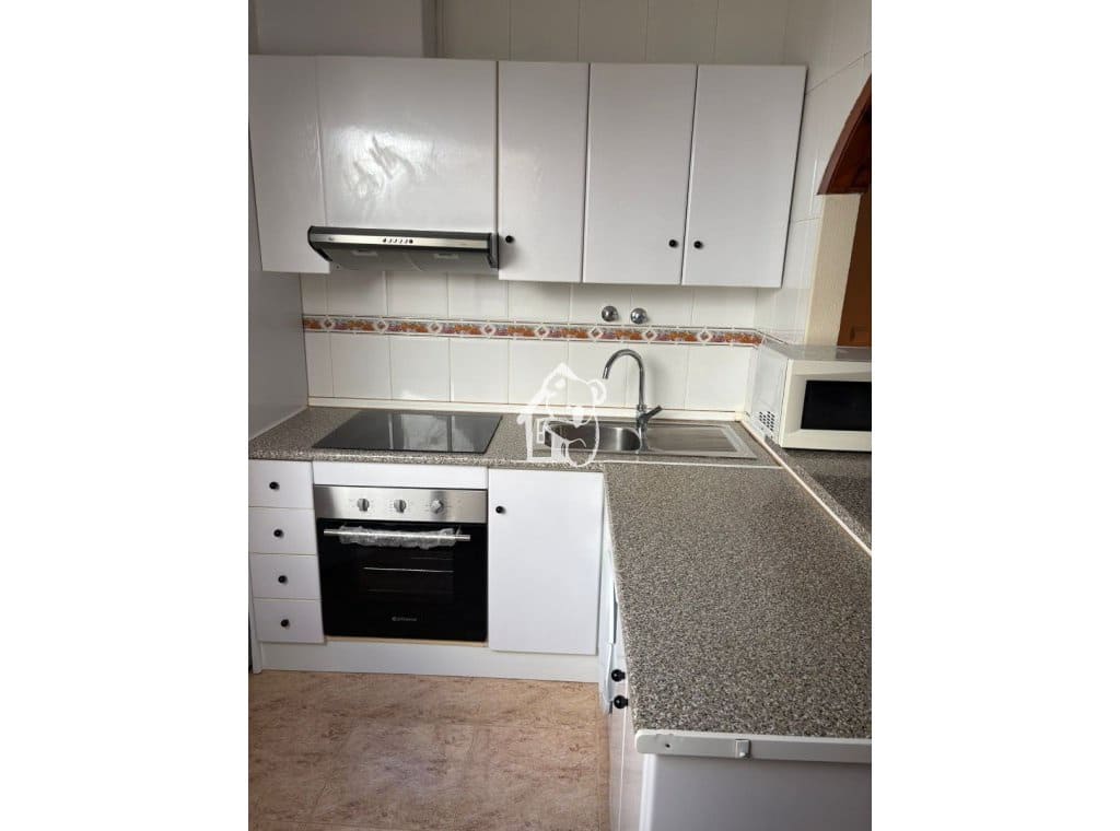 2 slaapkamer Appartement te huur in Orihuela Costa met zwembad - € 800 (Ref: 9581368)