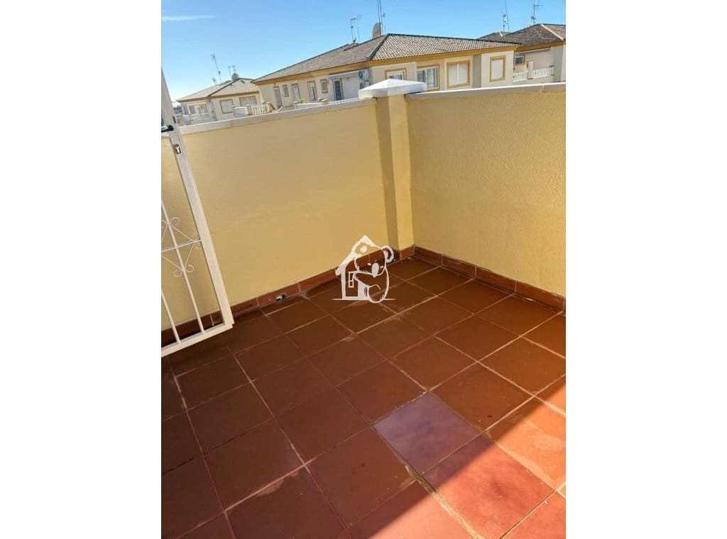 2 slaapkamer Appartement te huur in Orihuela Costa met zwembad - € 800 (Ref: 9581368)