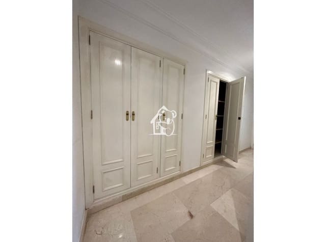 3 bedroom Beach Apartment for rent in Centro - Muelle Pesquero, Torrevieja - € 1,400 (Ref: 9590497)