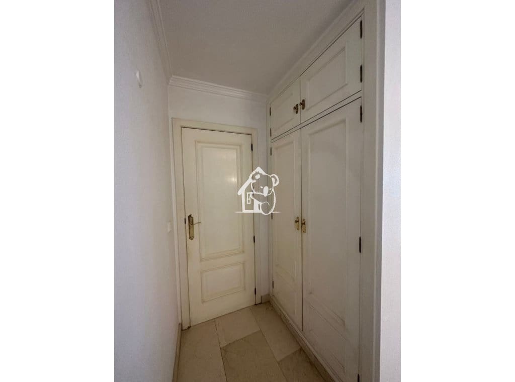 3 bedroom Beach Apartment for rent in Torrevieja - € 1,400 (Ref: 9590497)