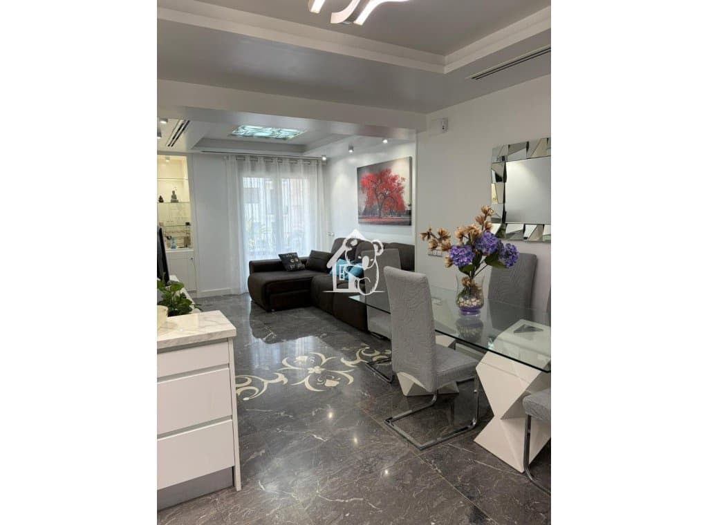 3 soverom Leilighet til leie i Alicante by - € 1 500 (Ref: 9590498)