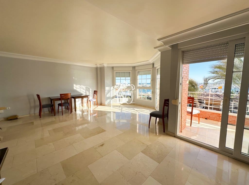 3 bedroom Beach Apartment for rent in Torrevieja - € 1,400 (Ref: 9594449)