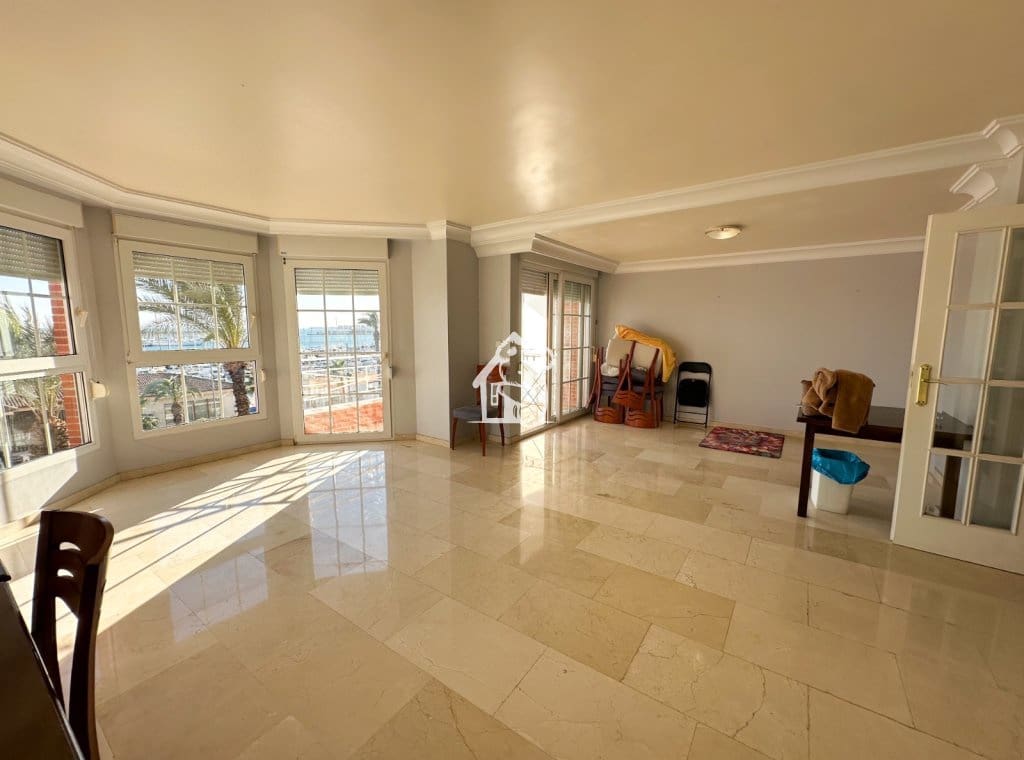 3 bedroom Beach Apartment for rent in Torrevieja - € 1,400 (Ref: 9594449)