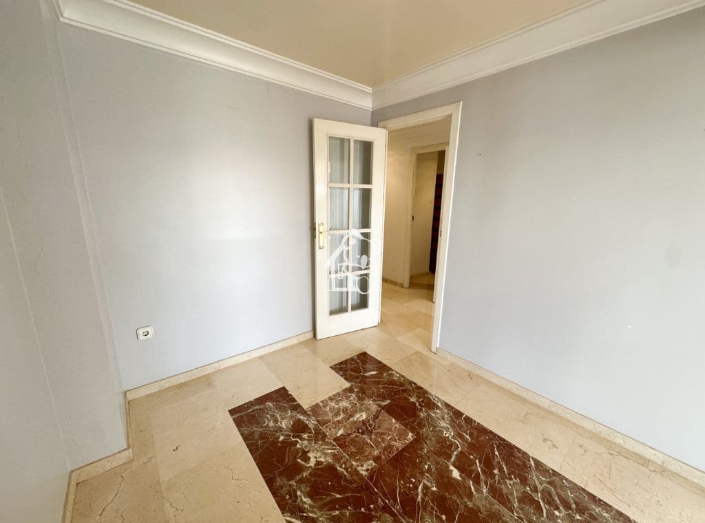 3 bedroom Beach Apartment for rent in Torrevieja - € 1,400 (Ref: 9594449)