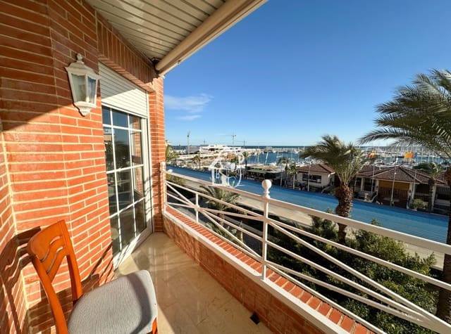 3 bedroom Beach Apartment for rent in Centro - Muelle Pesquero, Torrevieja - € 1,400 (Ref: 9594449)
