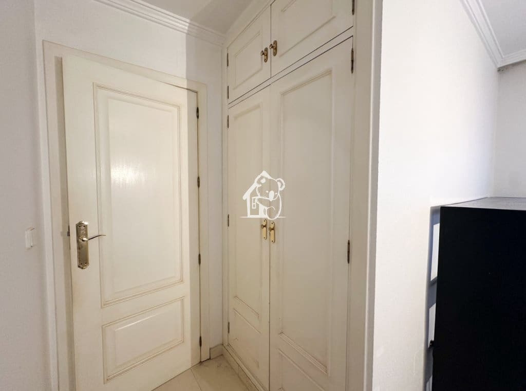 3 bedroom Beach Apartment for rent in Torrevieja - € 1,400 (Ref: 9594449)