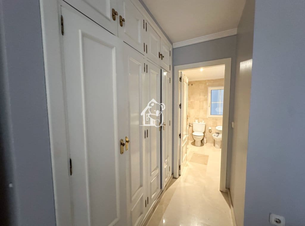 3 bedroom Beach Apartment for rent in Torrevieja - € 1,400 (Ref: 9594449)