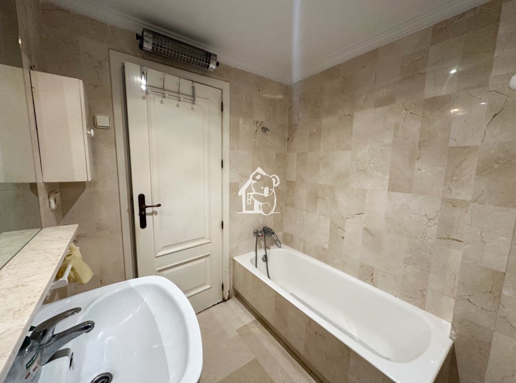 3 bedroom Beach Apartment for rent in Torrevieja - € 1,400 (Ref: 9594449)