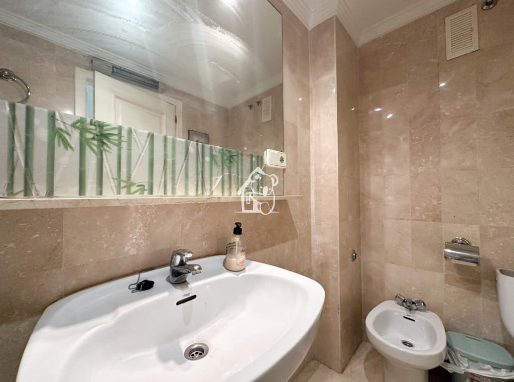 3 bedroom Beach Apartment for rent in Torrevieja - € 1,400 (Ref: 9594449)