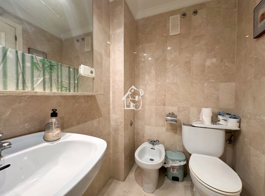 3 bedroom Beach Apartment for rent in Torrevieja - € 1,400 (Ref: 9594449)