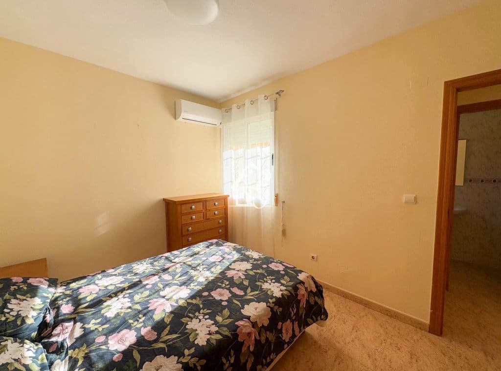 2 soverom Leilighet til leie i Orihuela Costa med svømmebasseng - € 800 (Ref: 9594450)