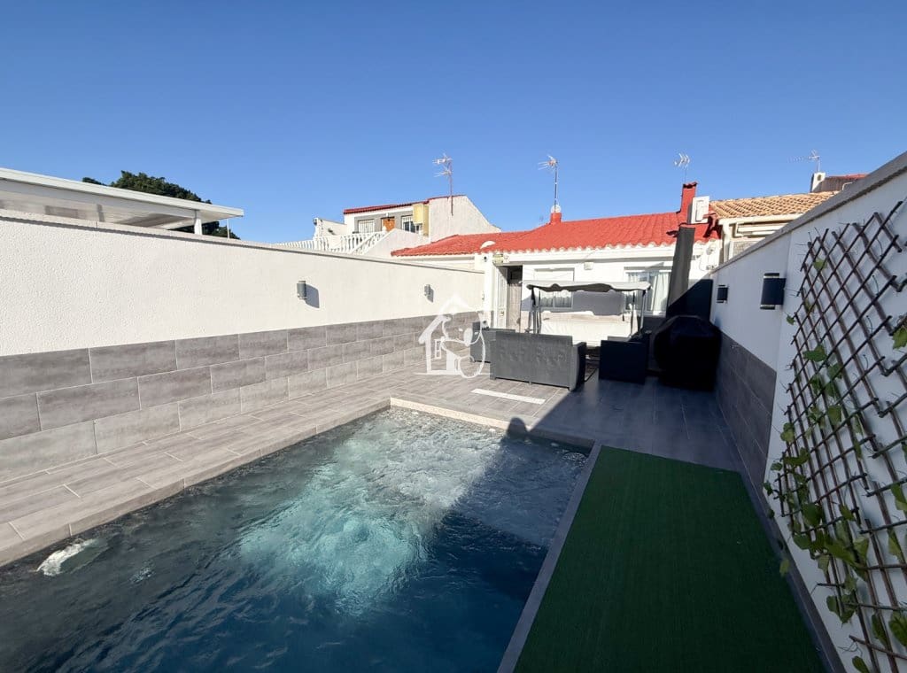2 chambre Maison de Ville à vendre à Torrevieja avec piscine - 196 000 € (Ref: 9594453)