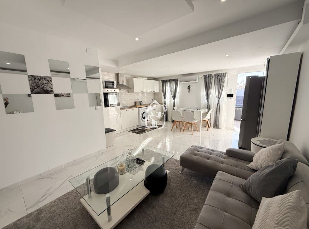 2 chambre Maison de Ville à vendre à Torrevieja avec piscine - 196 000 € (Ref: 9594453)