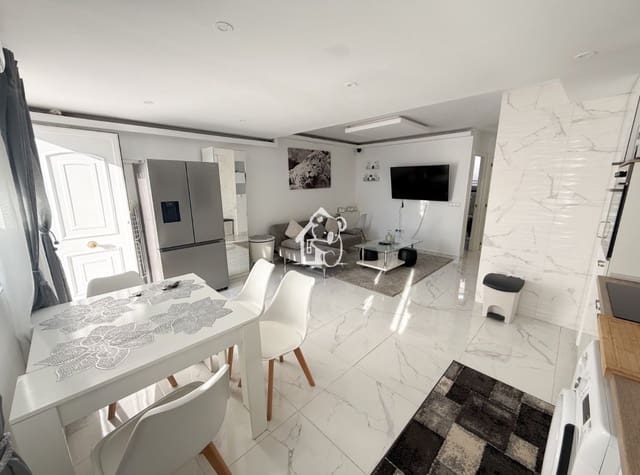 2 chambre Maison de Ville à vendre à El Chaparral - La Siesta - La Torreta, Torrevieja avec piscine - 196 000 € (Ref: 9594453)