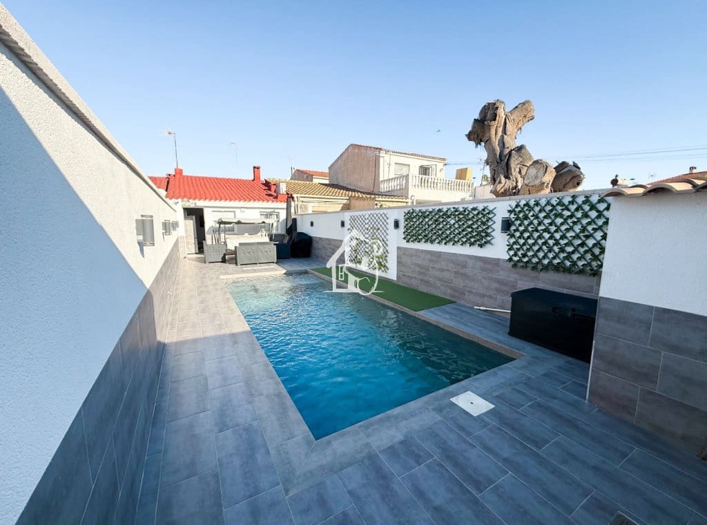 2 chambre Maison de Ville à vendre à Torrevieja avec piscine - 196 000 € (Ref: 9594453)