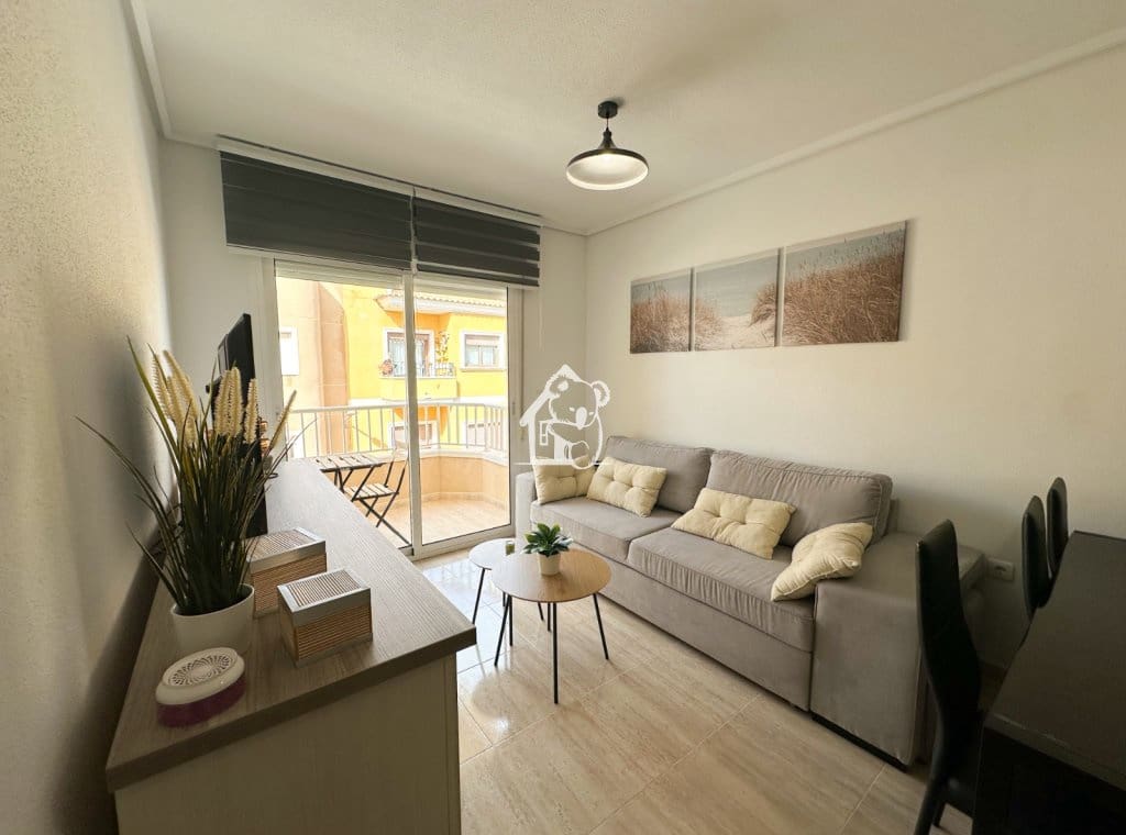 Apartamento de 2 habitaciones en San Miguel de Salinas en alquiler - 650 € (Ref: 9598475)