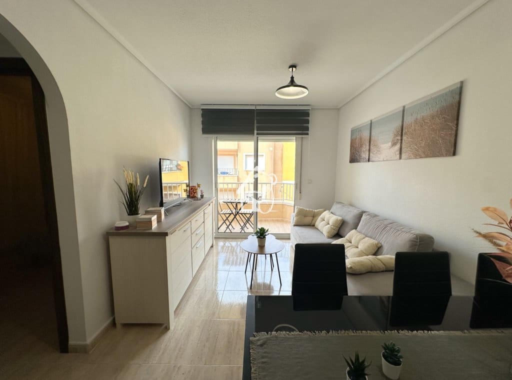 Apartamento de 2 habitaciones en San Miguel de Salinas en alquiler - 650 € (Ref: 9598475)