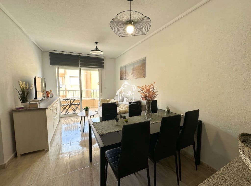 Apartamento de 2 habitaciones en San Miguel de Salinas en alquiler - 650 € (Ref: 9598475)