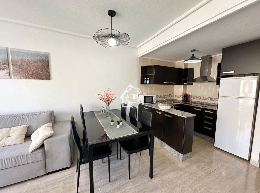 Apartamento de 2 habitaciones en San Miguel de Salinas en alquiler - 650 € (Ref: 9598475)