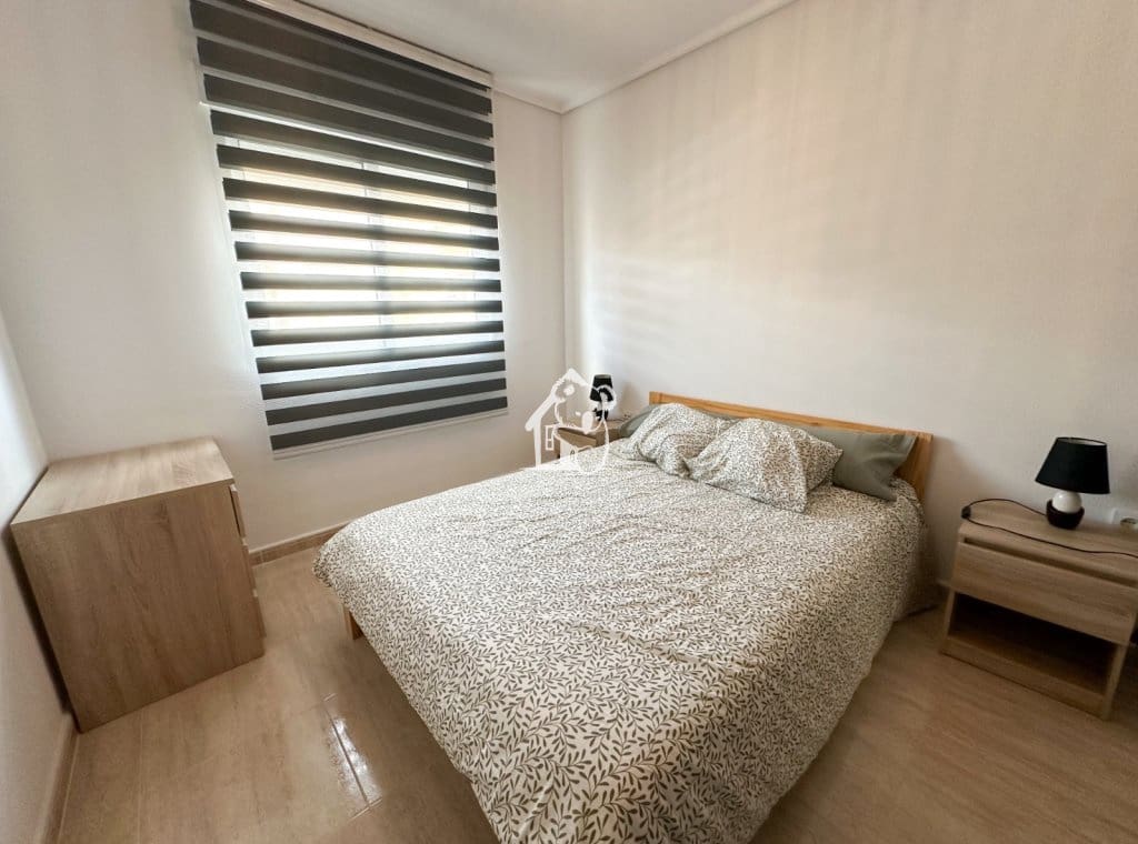 Apartamento de 2 habitaciones en San Miguel de Salinas en alquiler - 650 € (Ref: 9598475)