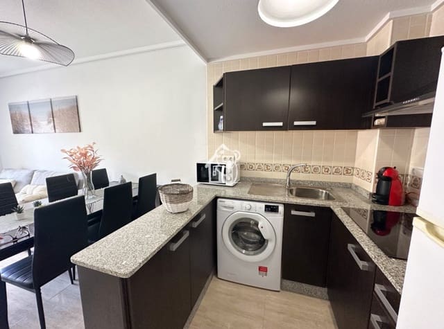 Apartamento de 2 habitaciones en San Miguel de Salinas en alquiler - 650 € (Ref: 9598475)