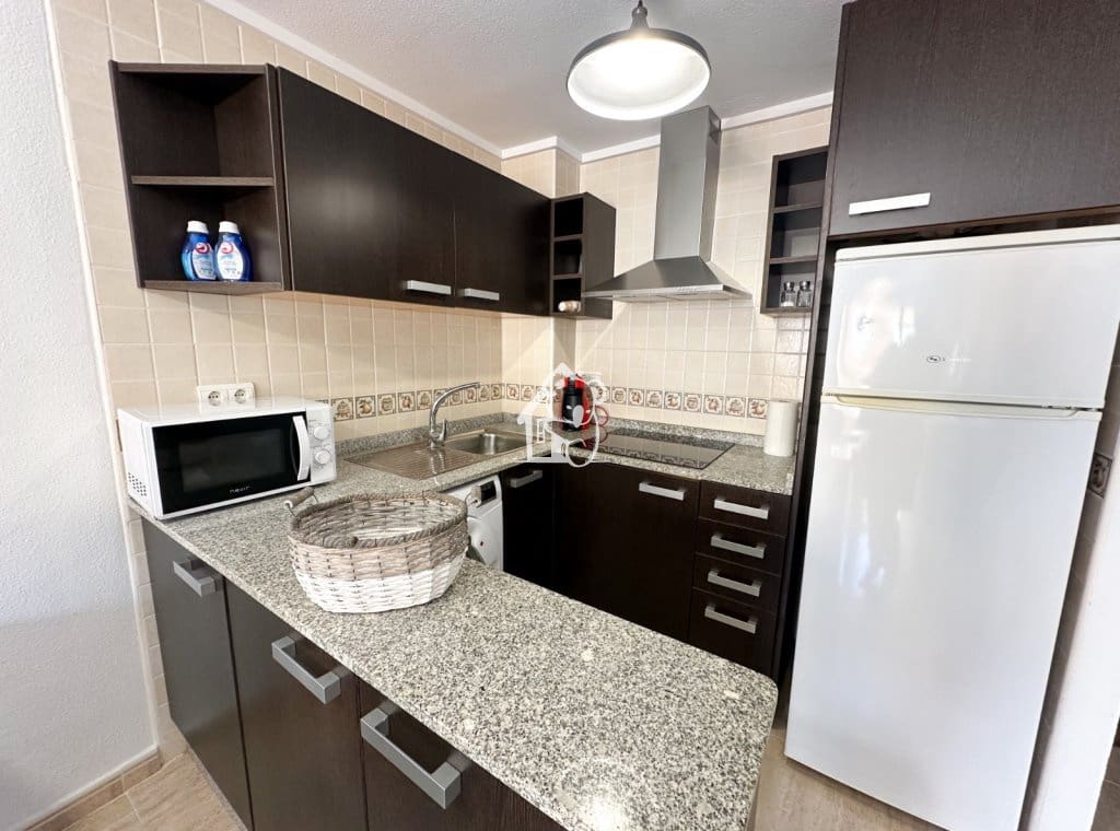 Apartamento de 2 habitaciones en San Miguel de Salinas en alquiler - 650 € (Ref: 9598475)