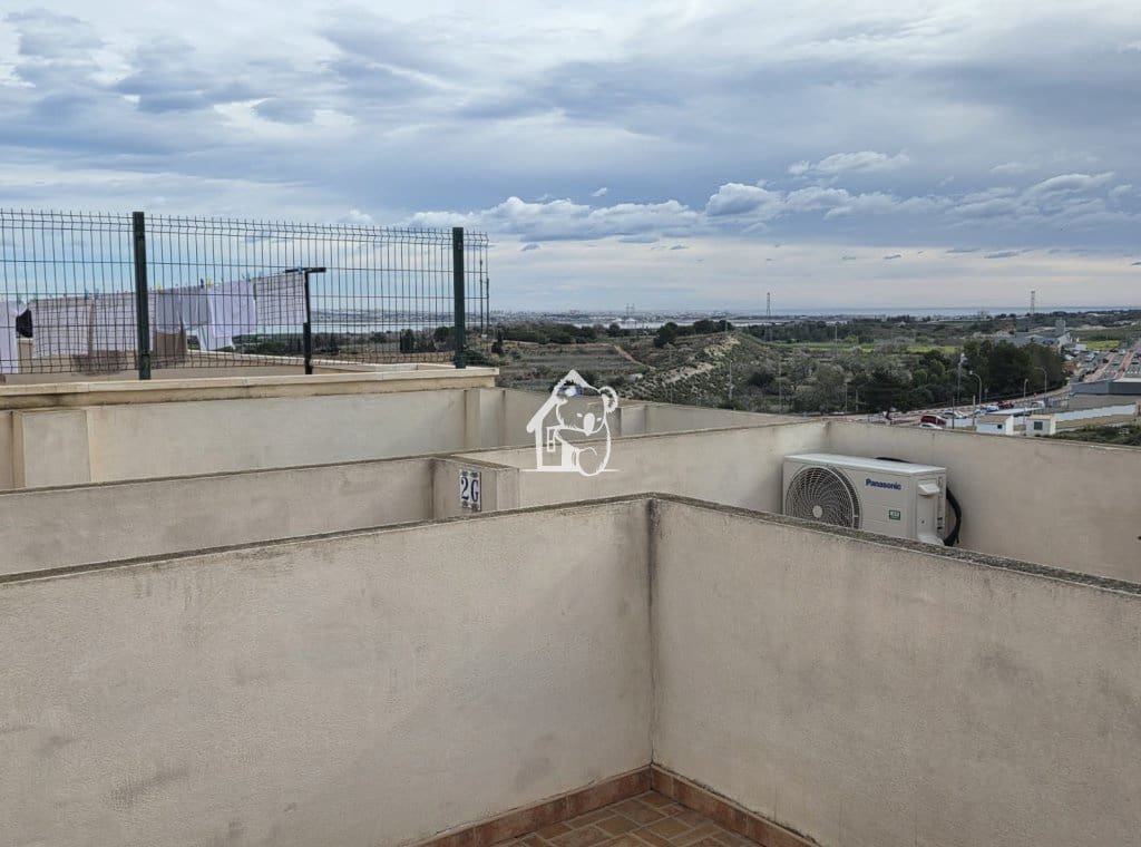 Apartamento de 2 habitaciones en San Miguel de Salinas en alquiler - 650 € (Ref: 9598475)