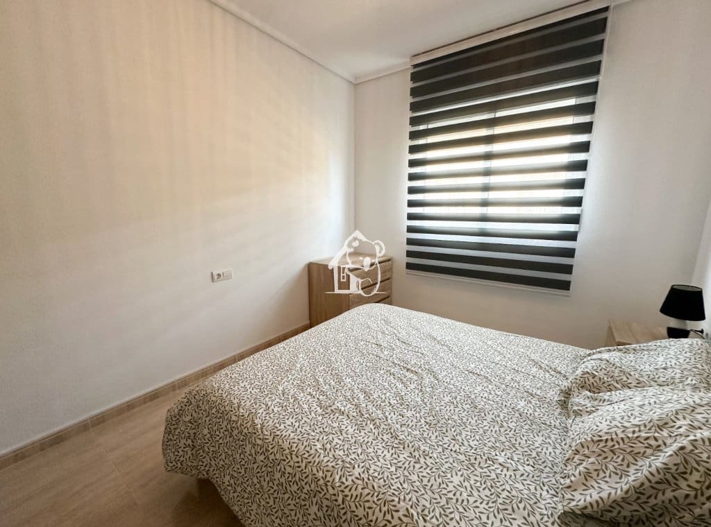 Apartamento de 2 habitaciones en San Miguel de Salinas en alquiler - 650 € (Ref: 9598475)