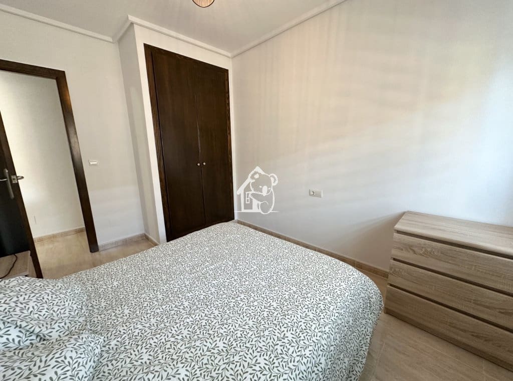 Apartamento de 2 habitaciones en San Miguel de Salinas en alquiler - 650 € (Ref: 9598475)