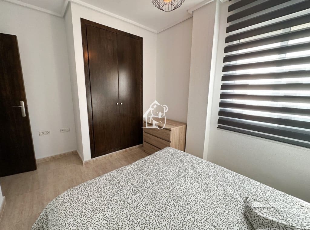 Apartamento de 2 habitaciones en San Miguel de Salinas en alquiler - 650 € (Ref: 9598475)