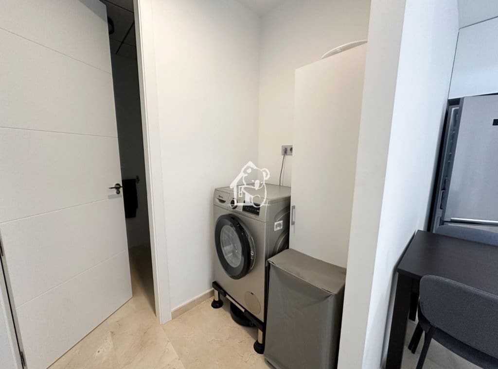 Apartamento de 2 habitaciones en Villamartin en alquiler con piscina garaje - 1.200 € (Ref: 9603691)