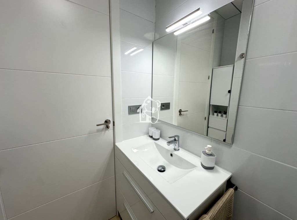 Apartamento de 2 habitaciones en Villamartin en alquiler con piscina garaje - 1.200 € (Ref: 9603691)