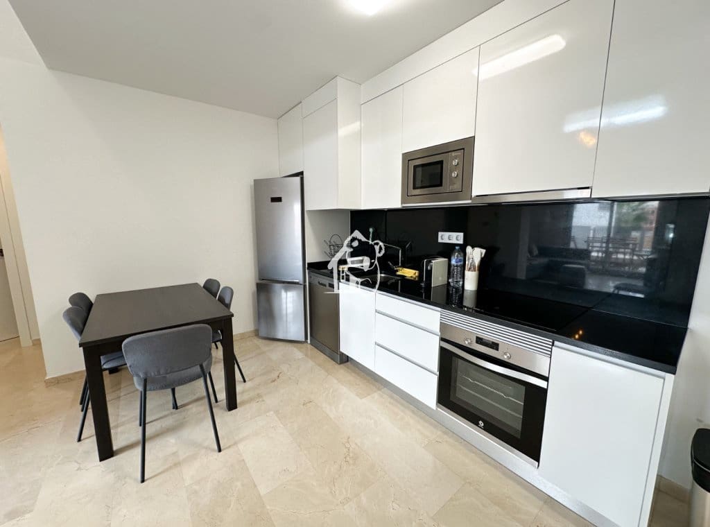 Apartamento de 2 habitaciones en Villamartin en alquiler con piscina garaje - 1.200 € (Ref: 9603691)