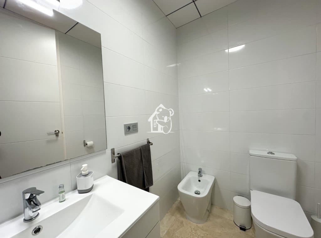 Apartamento de 2 habitaciones en Villamartin en alquiler con piscina garaje - 1.200 € (Ref: 9603691)