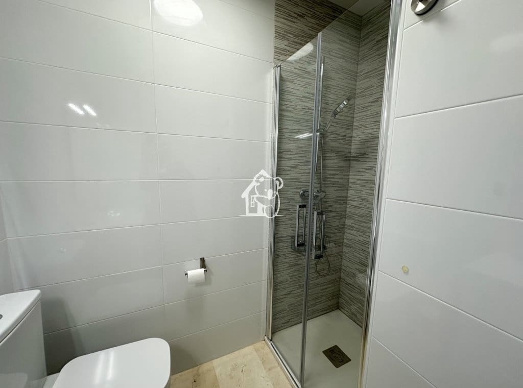 Apartamento de 2 habitaciones en Villamartin en alquiler con piscina garaje - 1.200 € (Ref: 9603691)