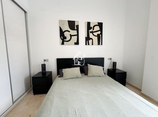 Apartamento de 2 habitaciones en Villamartin, Orihuela en alquiler con piscina garaje - 1.200 € (Ref: 9603691)