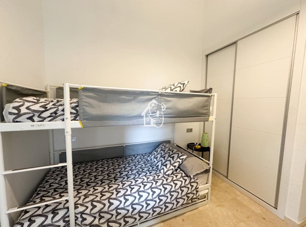 Apartamento de 2 habitaciones en Villamartin en alquiler con piscina garaje - 1.200 € (Ref: 9603691)