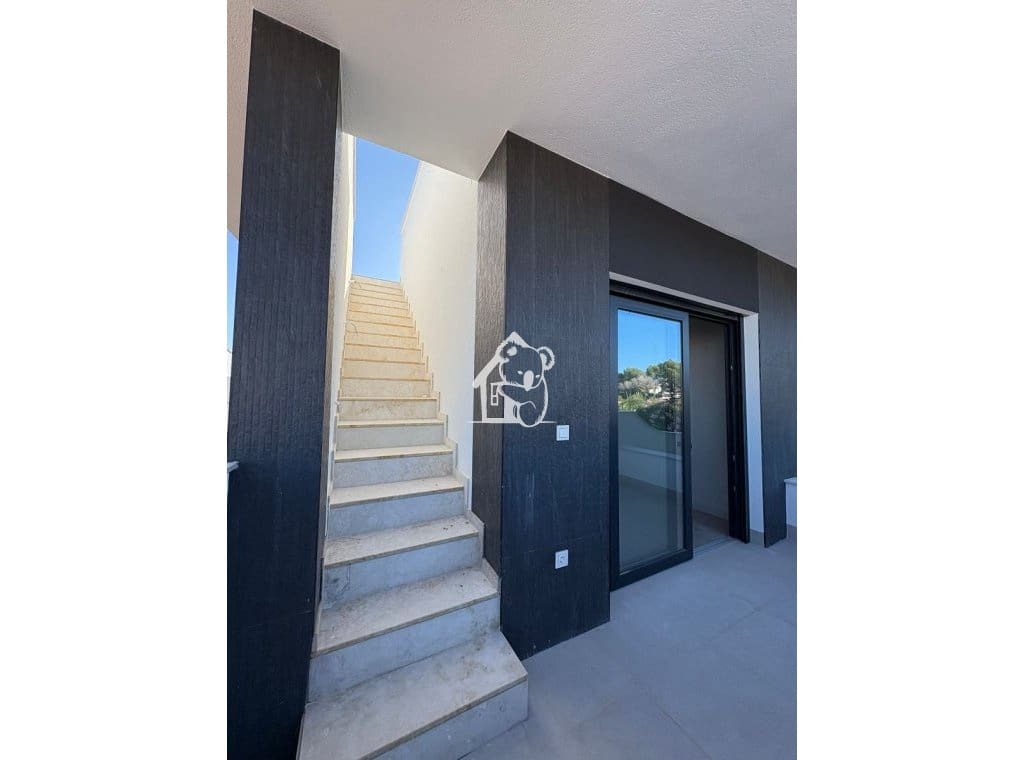 Casa de 3 habitaciones en Cabo Roig en venta con piscina - 300.000 € (Ref: 9614552)