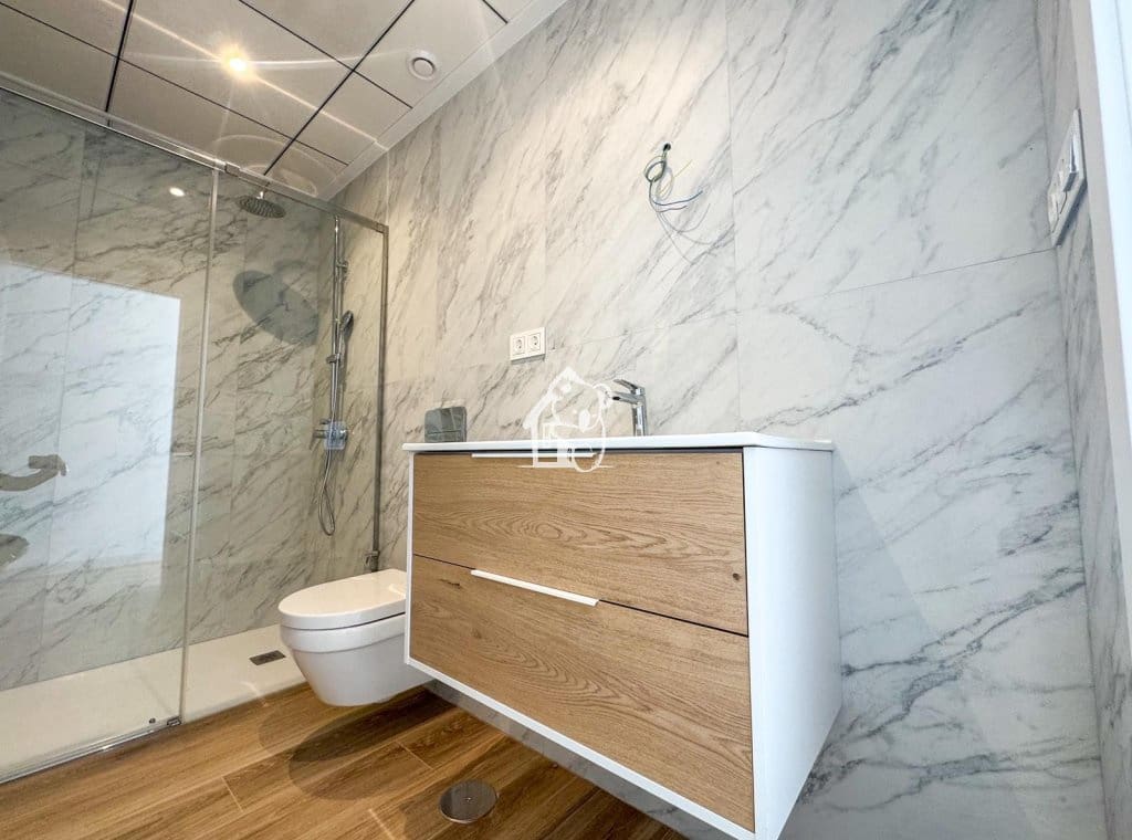 Casa de 3 habitaciones en Cabo Roig en venta con piscina - 300.000 € (Ref: 9614552)