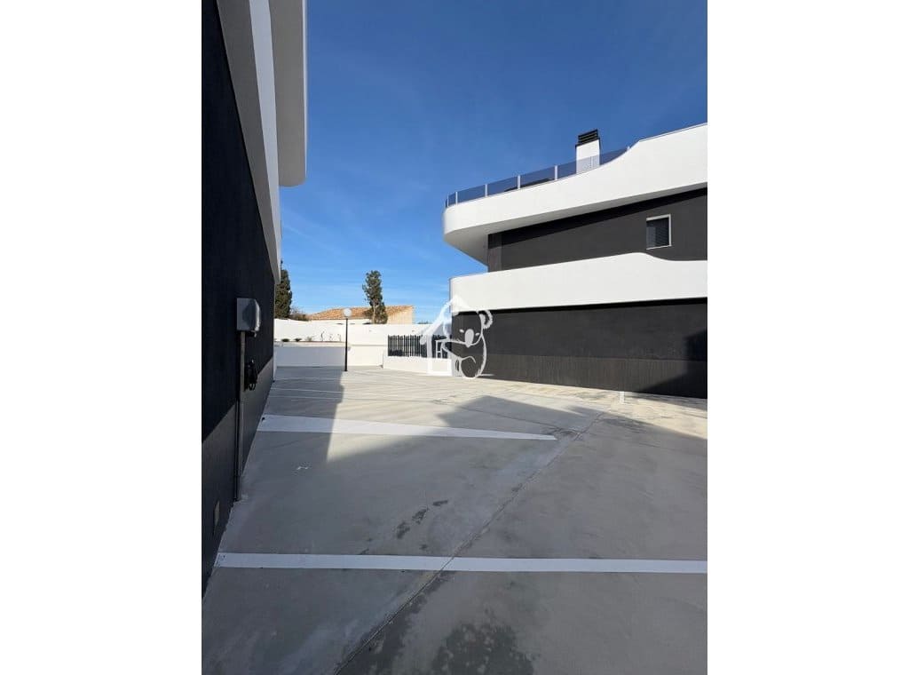 Casa de 3 habitaciones en Cabo Roig en venta con piscina - 300.000 € (Ref: 9614552)