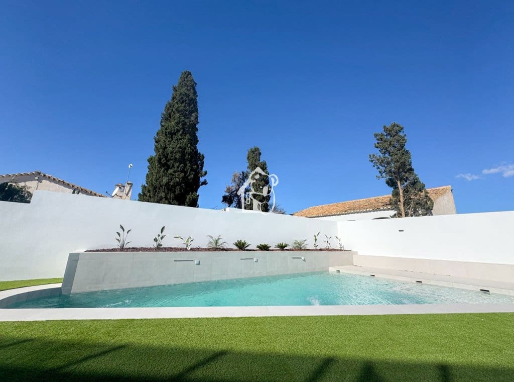 Casa de 3 habitaciones en Cabo Roig en venta con piscina - 300.000 € (Ref: 9614552)