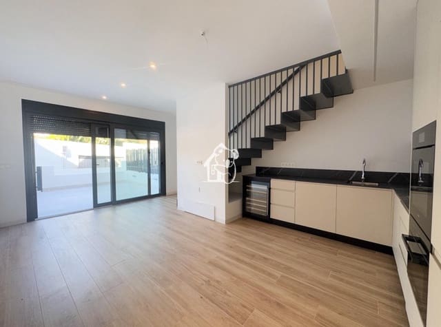 Casa de 3 habitaciones en Cabo Roig, Orihuela en venta con piscina - 300.000 € (Ref: 9614552)