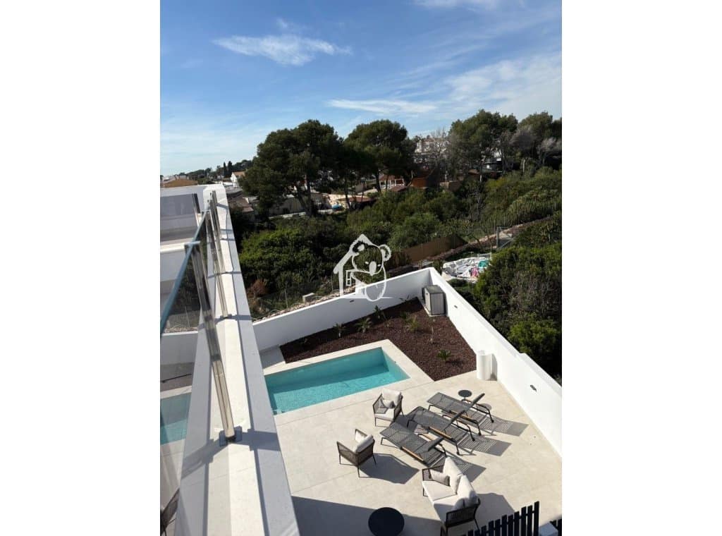 Casa de 3 habitaciones en Cabo Roig en venta con piscina - 300.000 € (Ref: 9614552)