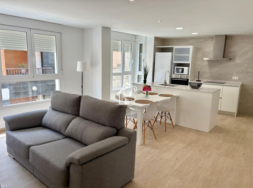 3 bedroom Apartment for rent in Bigastro - € 650 (Ref: 9614553)